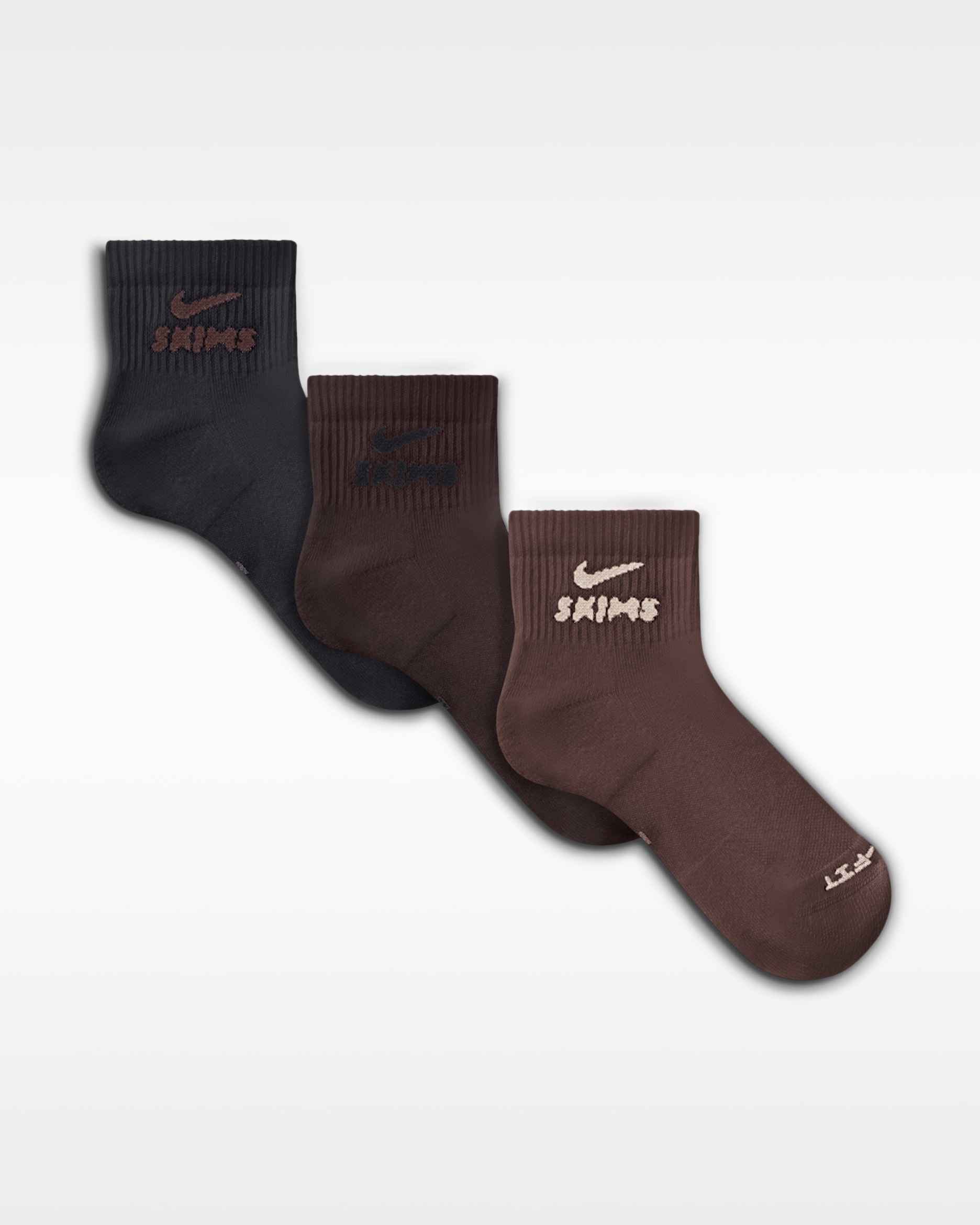 NIKE公式】NikeSKIMS ウィメンズ Dri-FIT クォーターソックス (3 足